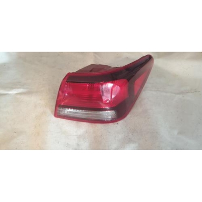 Foco trasero derecho Alternativo 92402-H9110