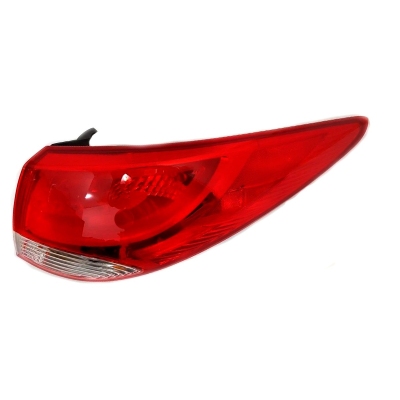 Foco trasero exterior derecho Alternativo 92402-2S000